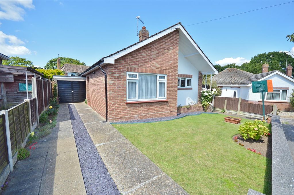 Property photo 1 of 13 Outside - Front