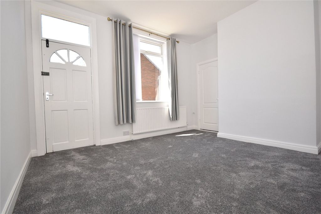 Property photo 3 of 16 Picture No. 09