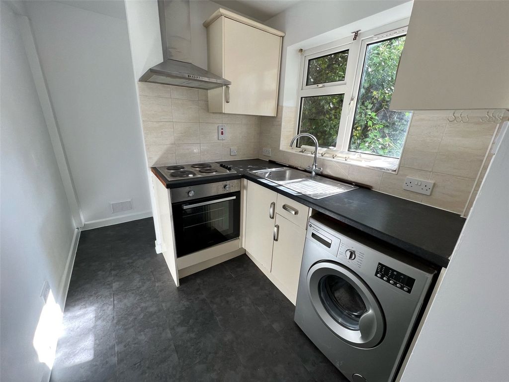 Property photo 2 of 10 Picture No. 20