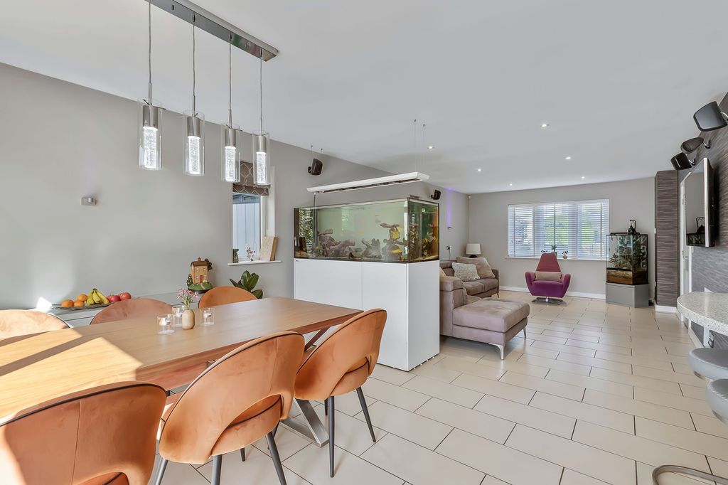 Additional image 4 of 4 bed detached house for saleLong Lane, Harden BD16