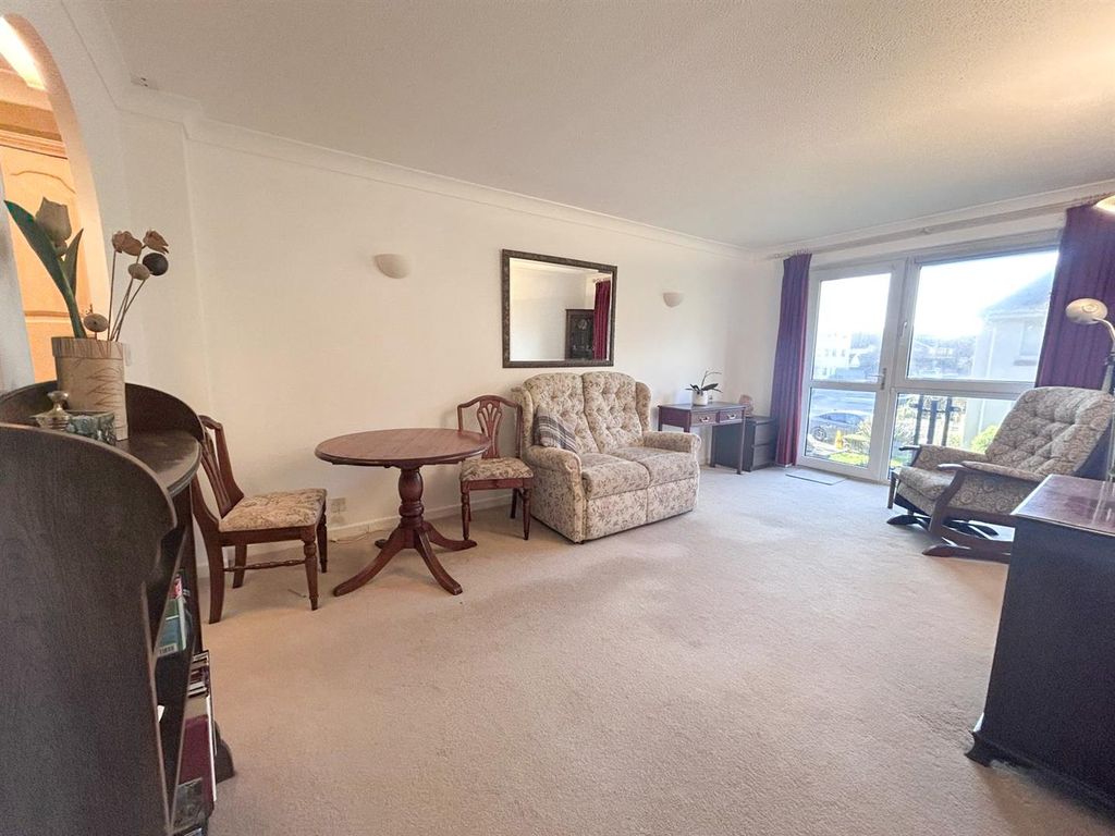 Property photo 2 of 17 4-Kkkkk.Jpg