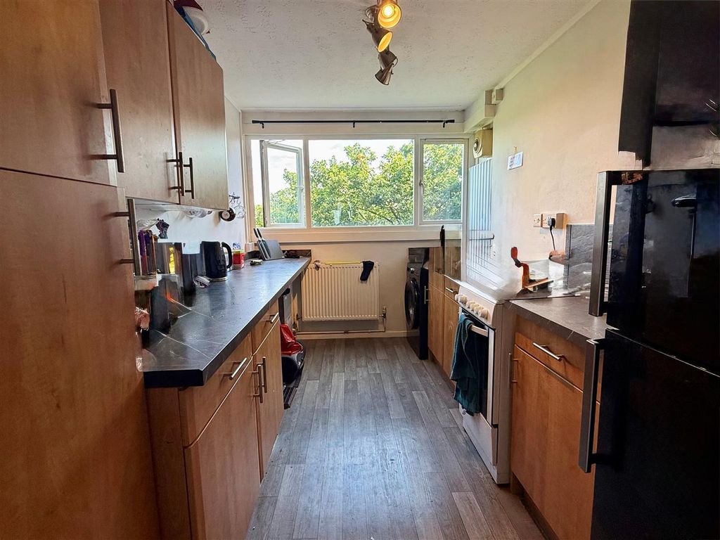 Property photo 2 of 6 Kitchen.Jpg