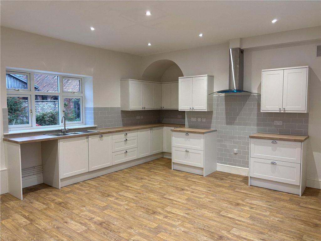 Property photo 3 of 10 Picture No. 03