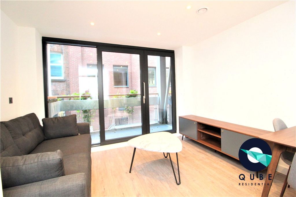 Property photo 3 of 13 Lounge