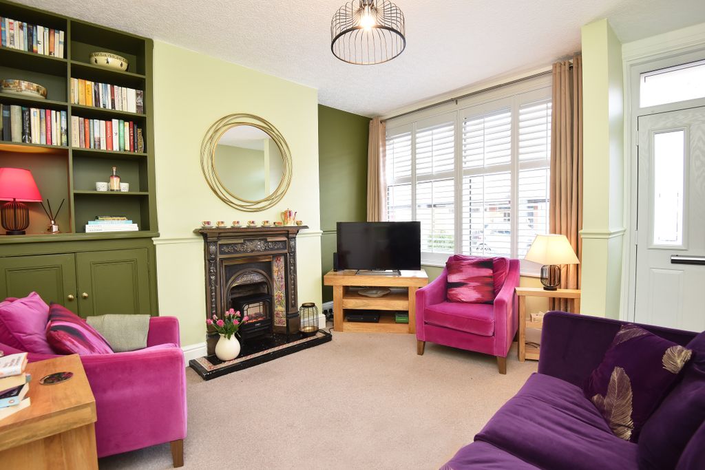 Property photo 3 of 12