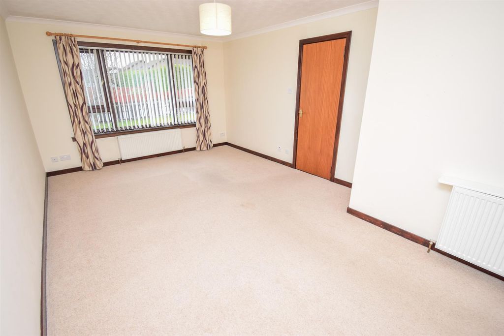 Property photo 3 of 18 Lounge-Dining Room-2.Jpg