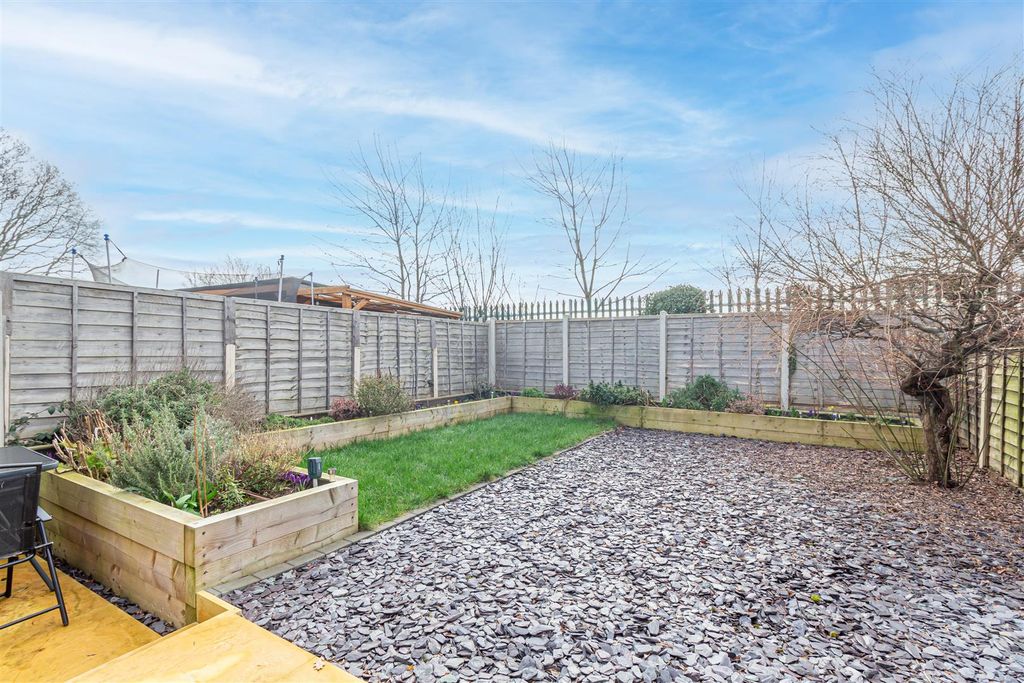 Property photo 3 of 18 Garden-3.Jpg