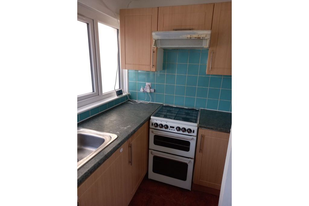 Property photo 2 of 25 Kitchen