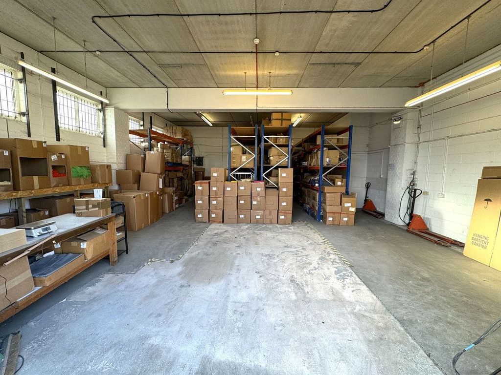 Property photo 2 of 4 Worton Hall Industrial Estate Unit 3 2 Copy.Jpg