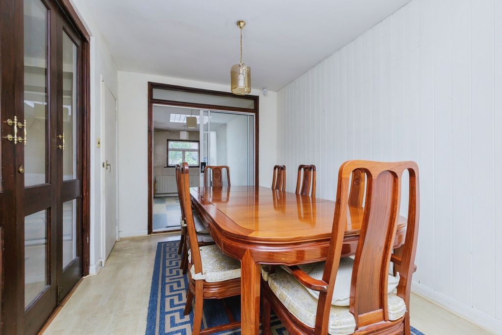 Property photo 3 of 17 Photo