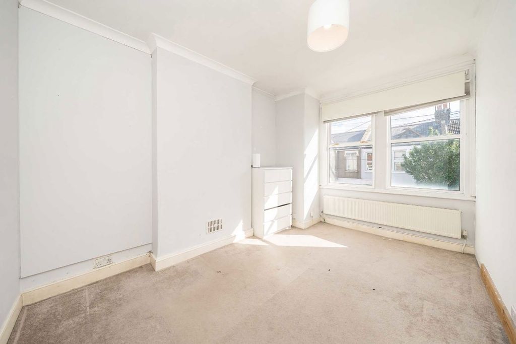 Property photo 3 of 7