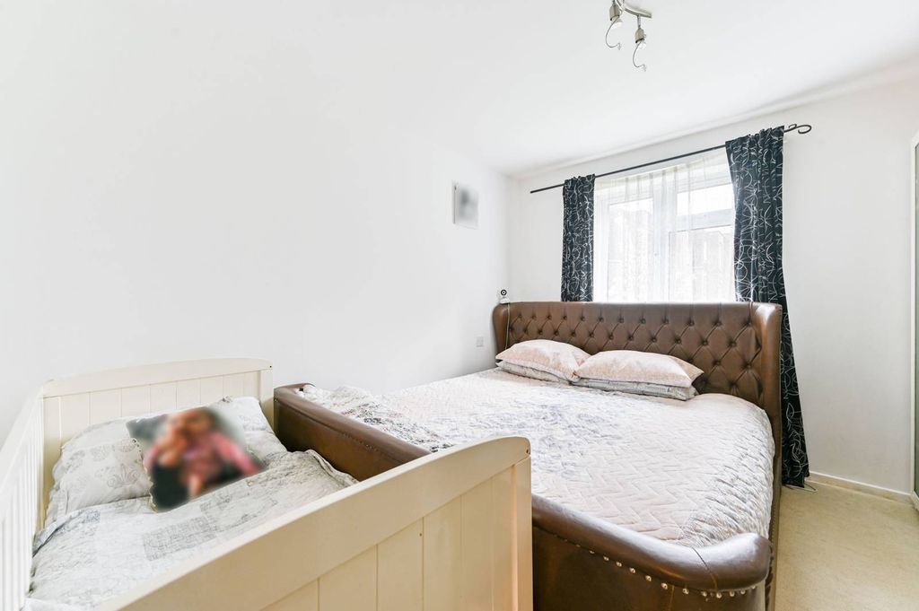 Property photo 3 of 7