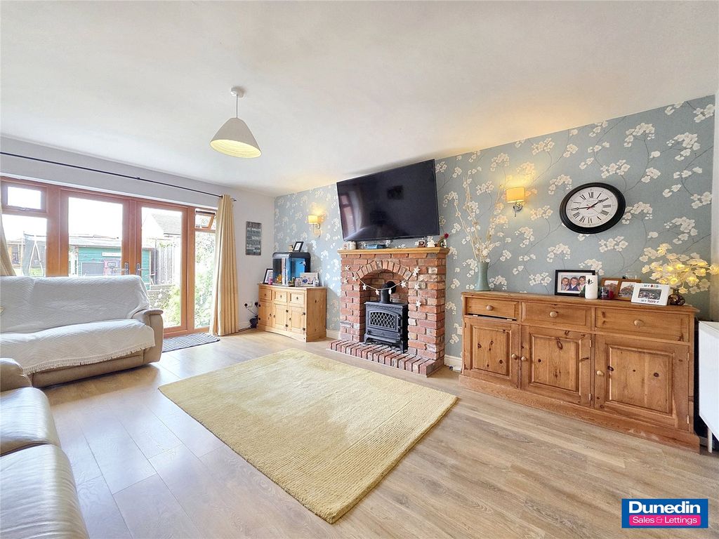Property photo 2 of 21 Picture No. 03