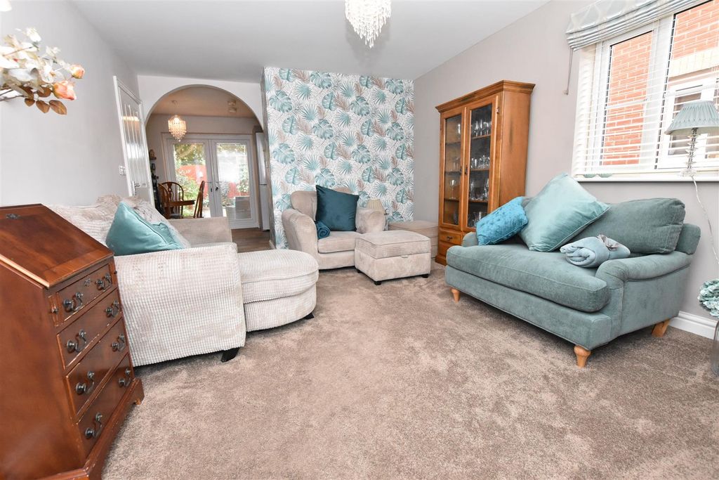 Property photo 2 of 16 Living Room