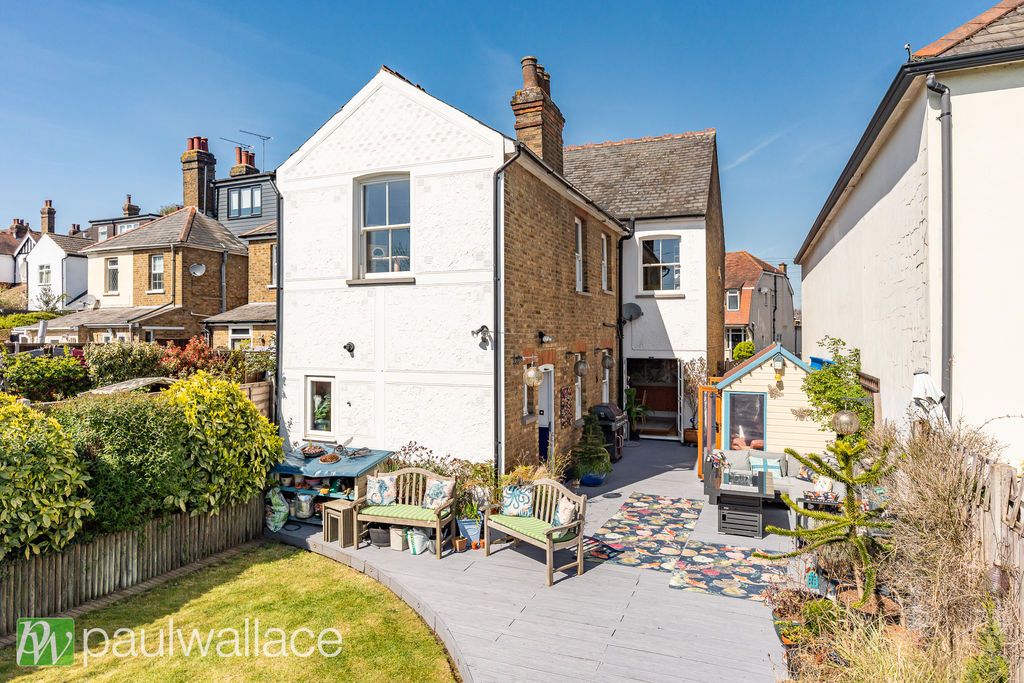 Property photo 3 of 36 Exterior