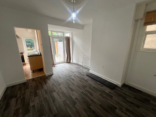 Property photo 3 of 10 Picture 3