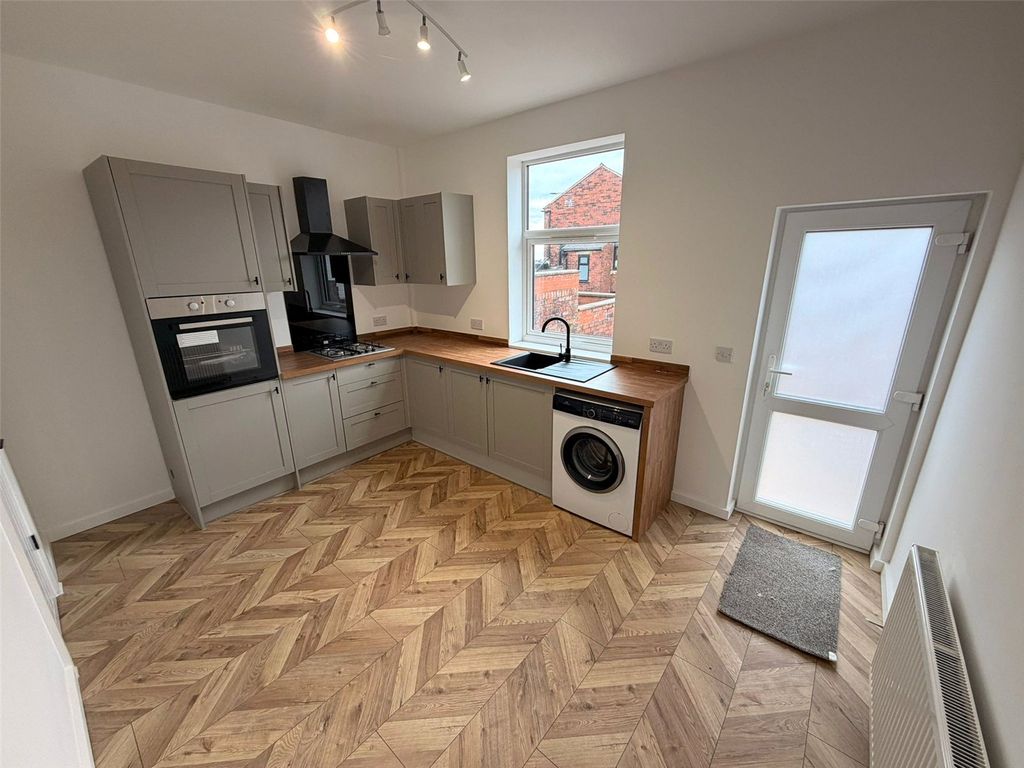 Property photo 2 of 12 Picture No. 05