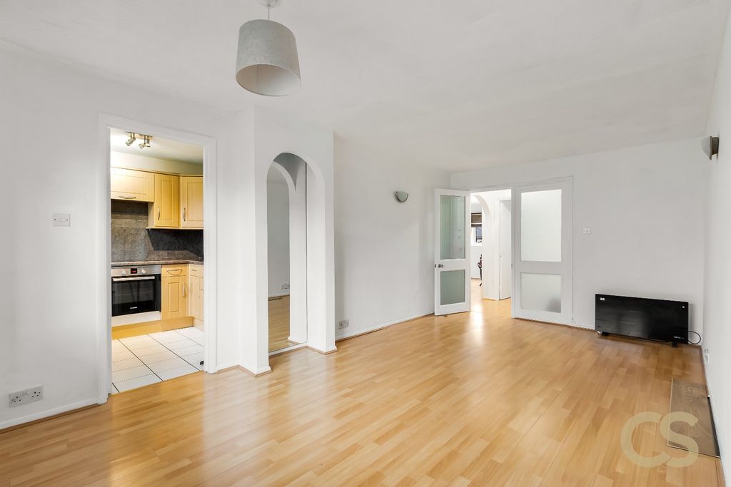 Property photo 2 of 14 5474533