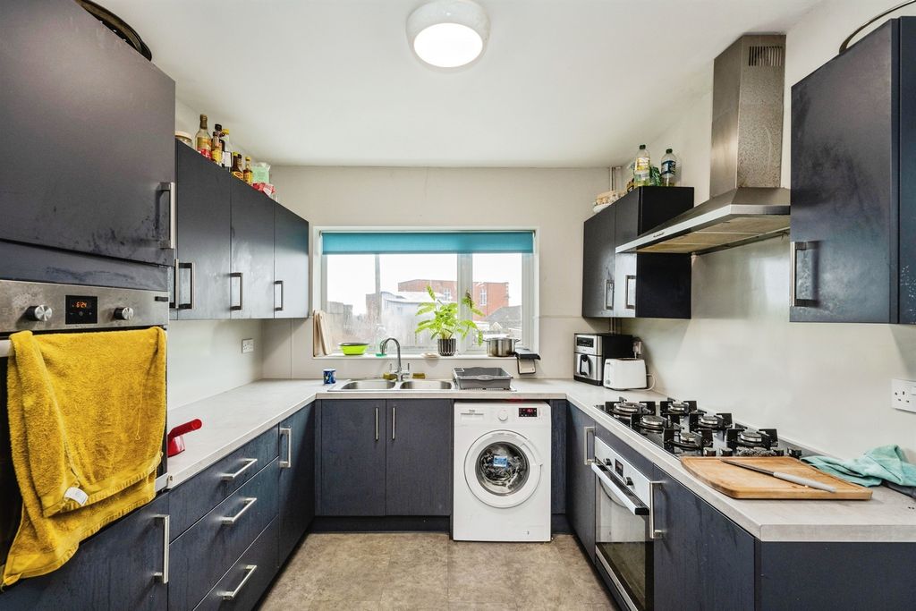 Property photo 3 of 19