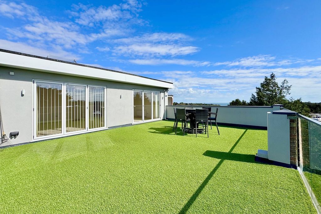 Additional image 10 of 4 bed flat for saleWestern Road, Branksome Park, Poole BH13