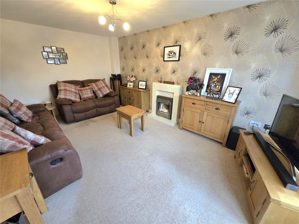 Property photo 2 of 17 Picture No. 13