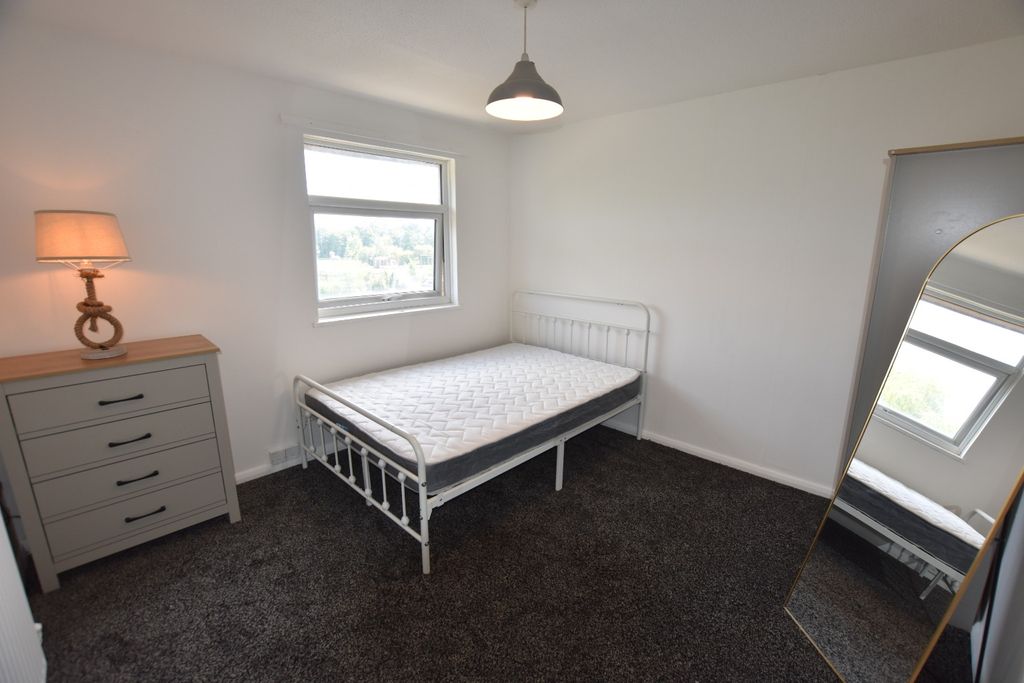 Property photo 1 of 3