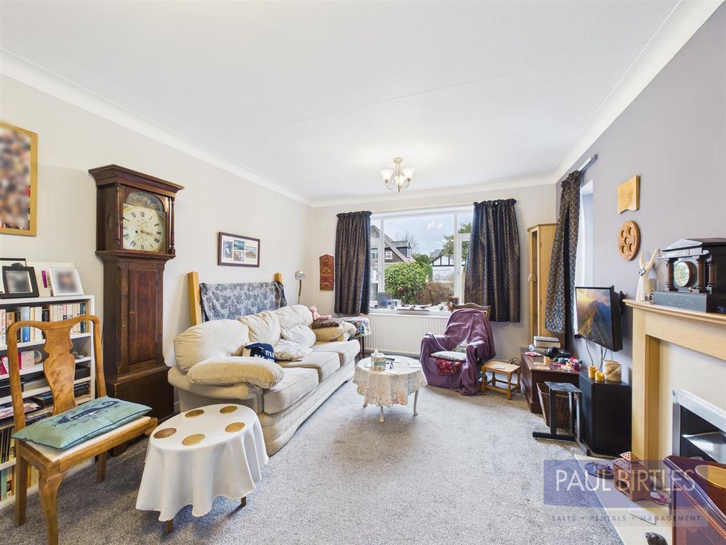 Property photo 3 of 16 Cam04378G0-Pr0296-Still020.Jpg