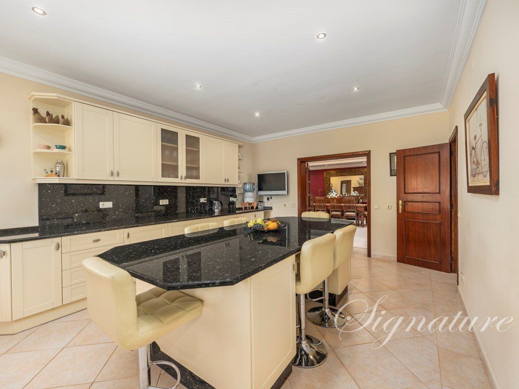 Property photo 3 of 60
