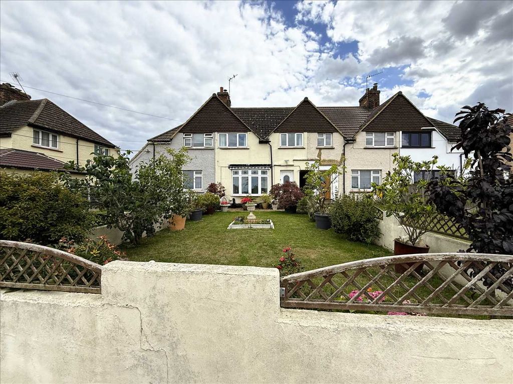 Property photo 2 of 23 Front View Of Property / Garden