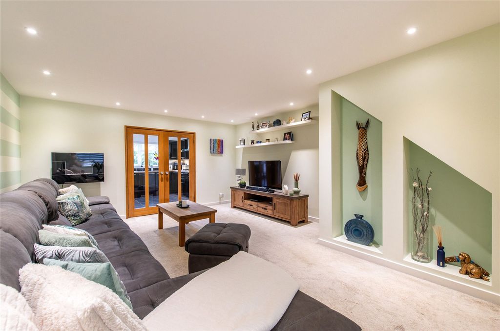 Property photo 2 of 27 Picture No. 22