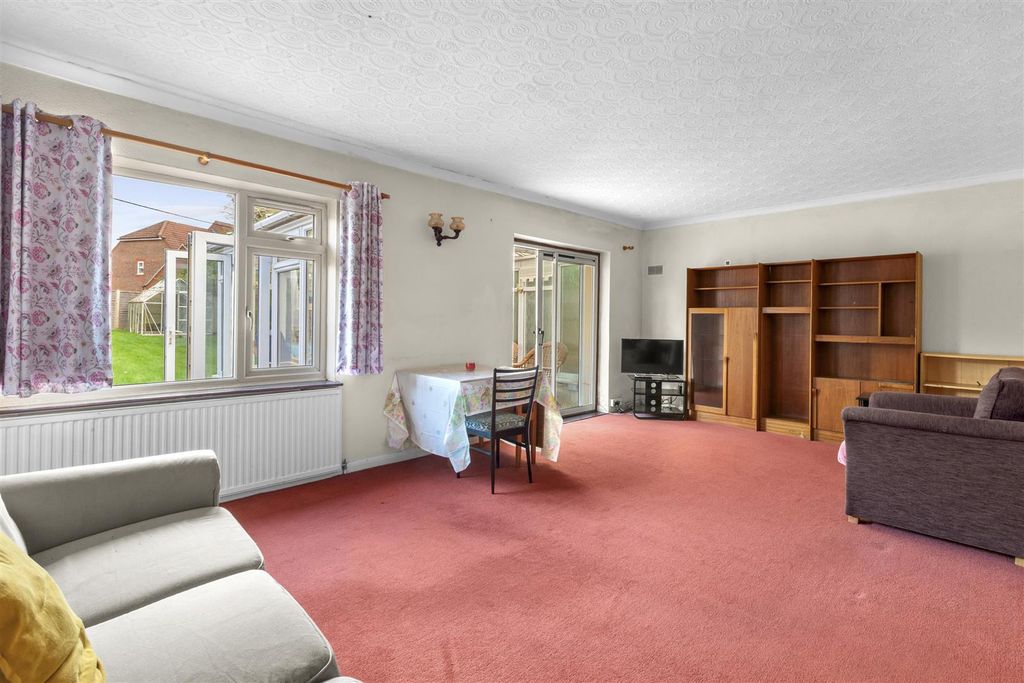 Property photo 2 of 14 41 The Crescent, Hp13 6Jp-6.Jpg