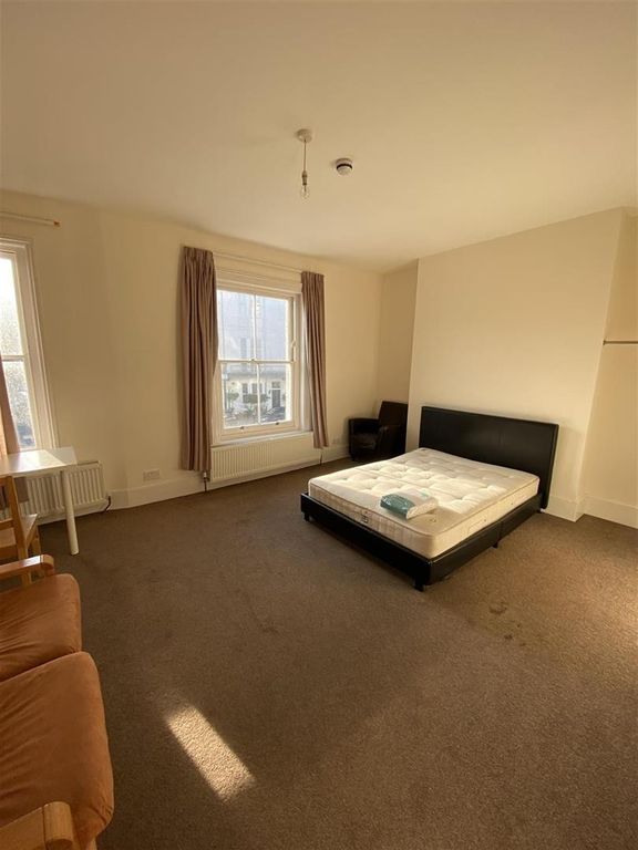 Property photo 1 of 17 Img_2934 (Large).Jpg