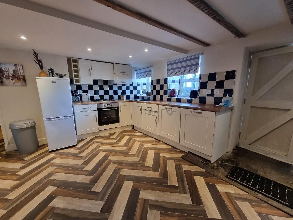 Property photo 2 of 16 Rdc0345Levl Kicthen.Jpg