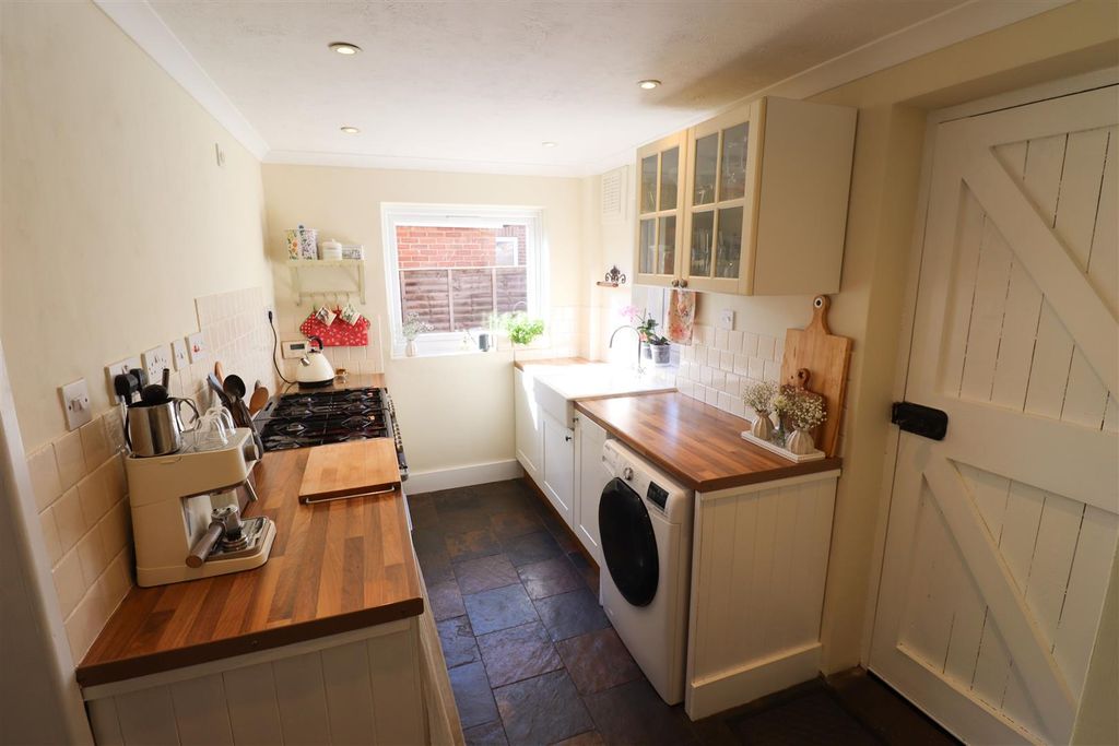 Property photo 3 of 13 Kitchen