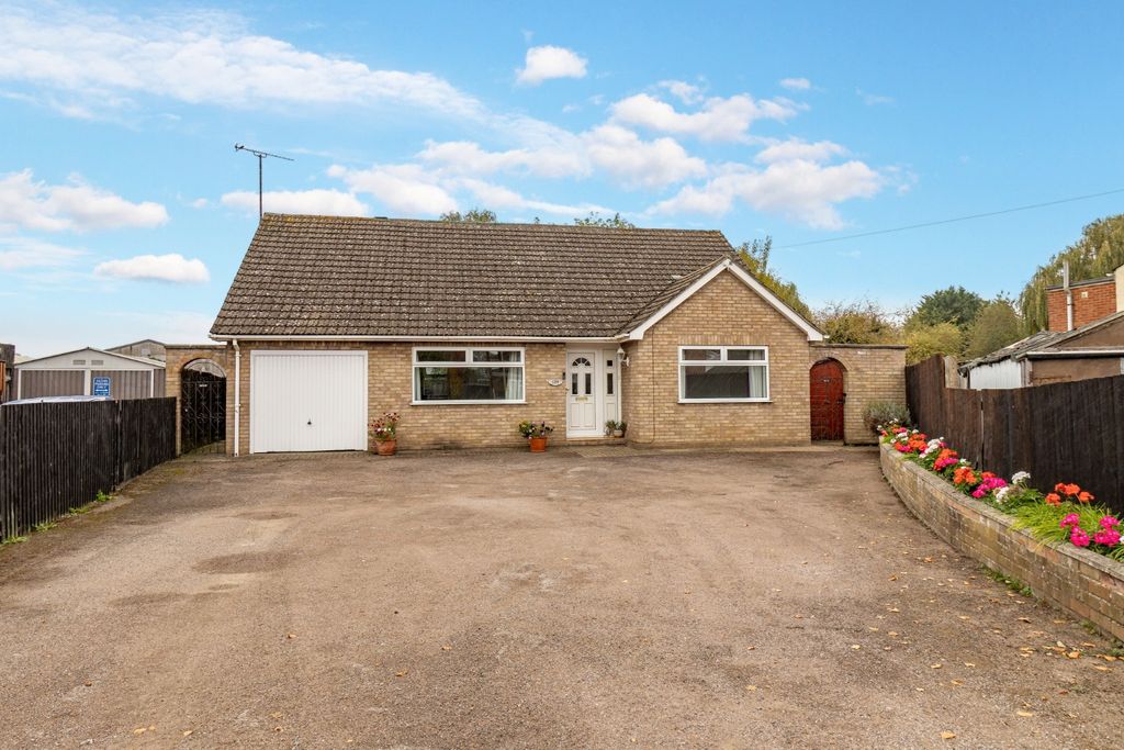 Property photo 1 of 25 4562970