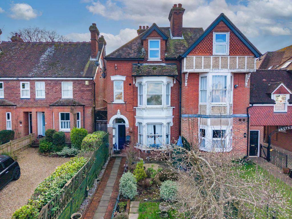 Property photo 2 of 16