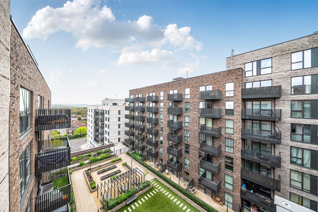 Property photo 1 of 23 External