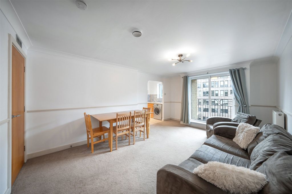 Property photo 1 of 17 Picture No. 01