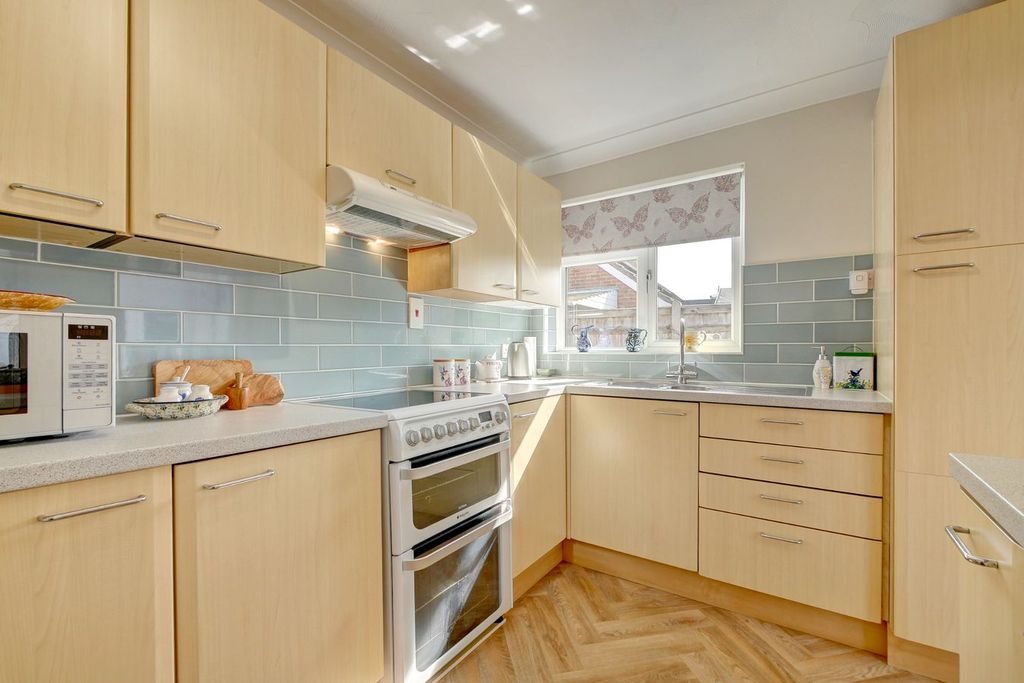 Property photo 2 of 35