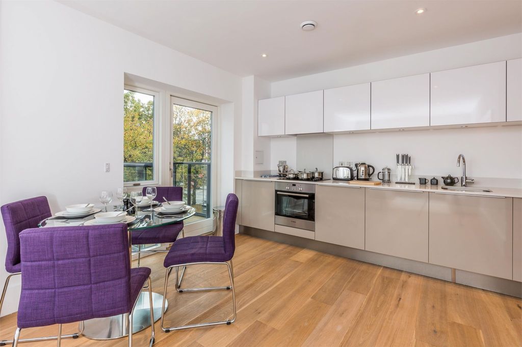 Property photo 2 of 8 Picture 2