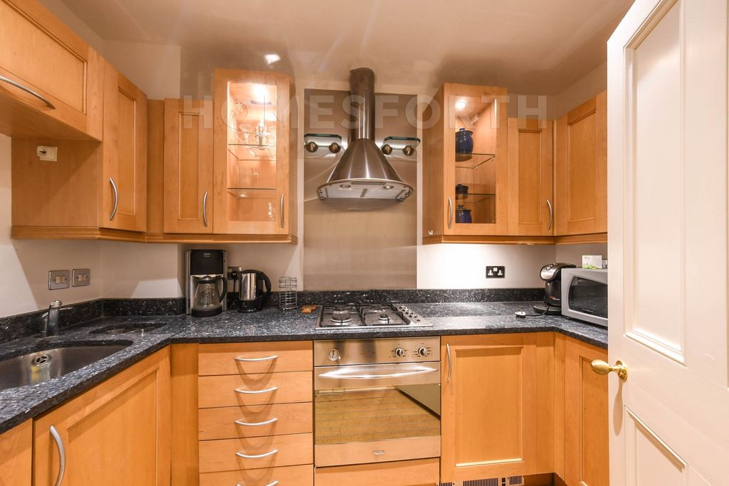 Property photo 3 of 19 Photo 7