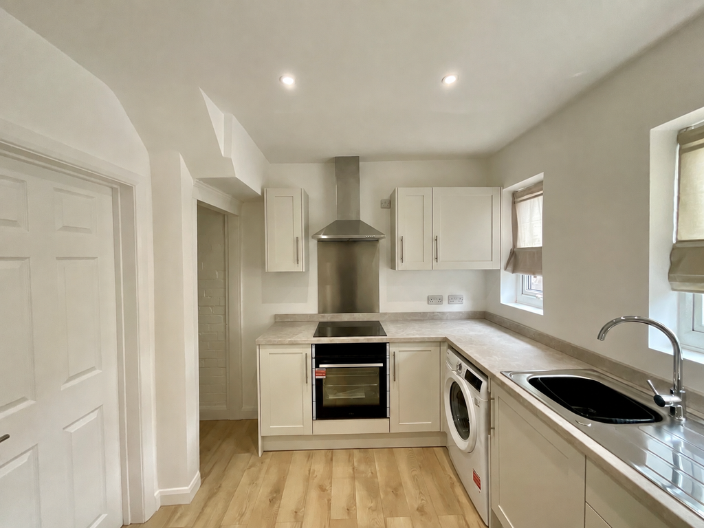 Property photo 2 of 14 Ec046623-9Ea2-4654-B680-19Fe25C3Ffed