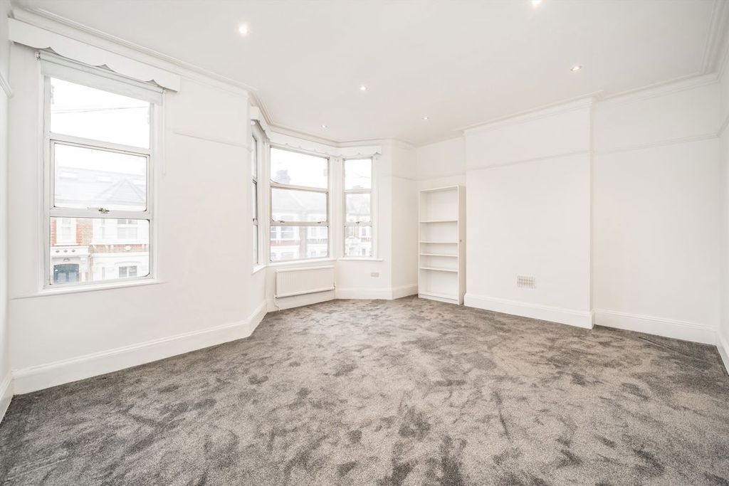 Property photo 1 of 4