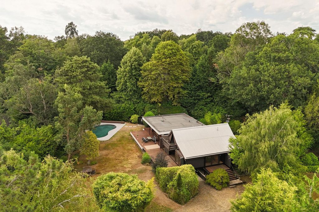 Property photo 3 of 35