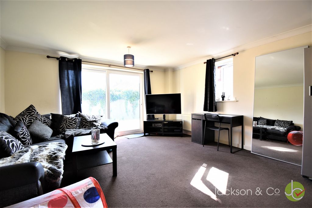 Property photo 3 of 9