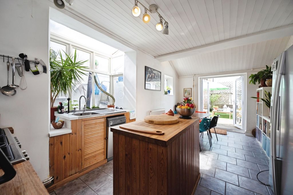 Property photo 3 of 16 Pbox-Img.Jpg