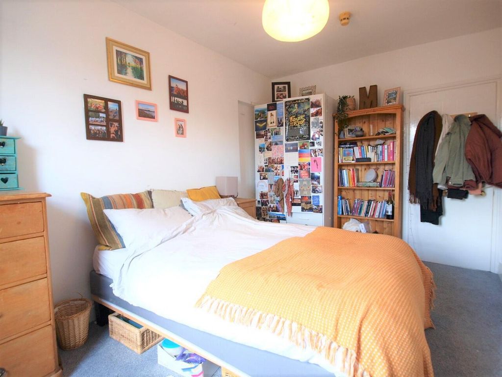 Property photo 3 of 7 Bedroom