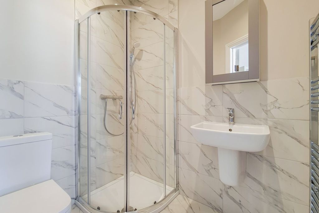 Property photo 2 of 3 Ensuite Shower Room