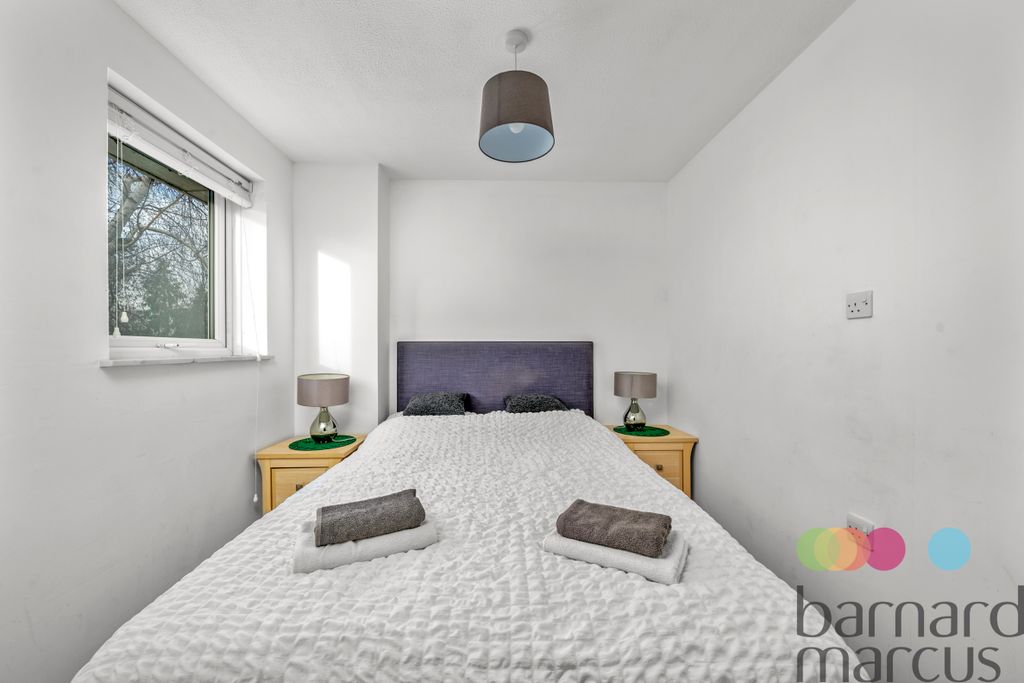 Property photo 2 of 7 Bedroom