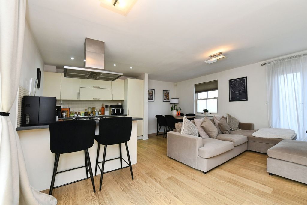 Property photo 2 of 16 Pbox-Img.Jpg